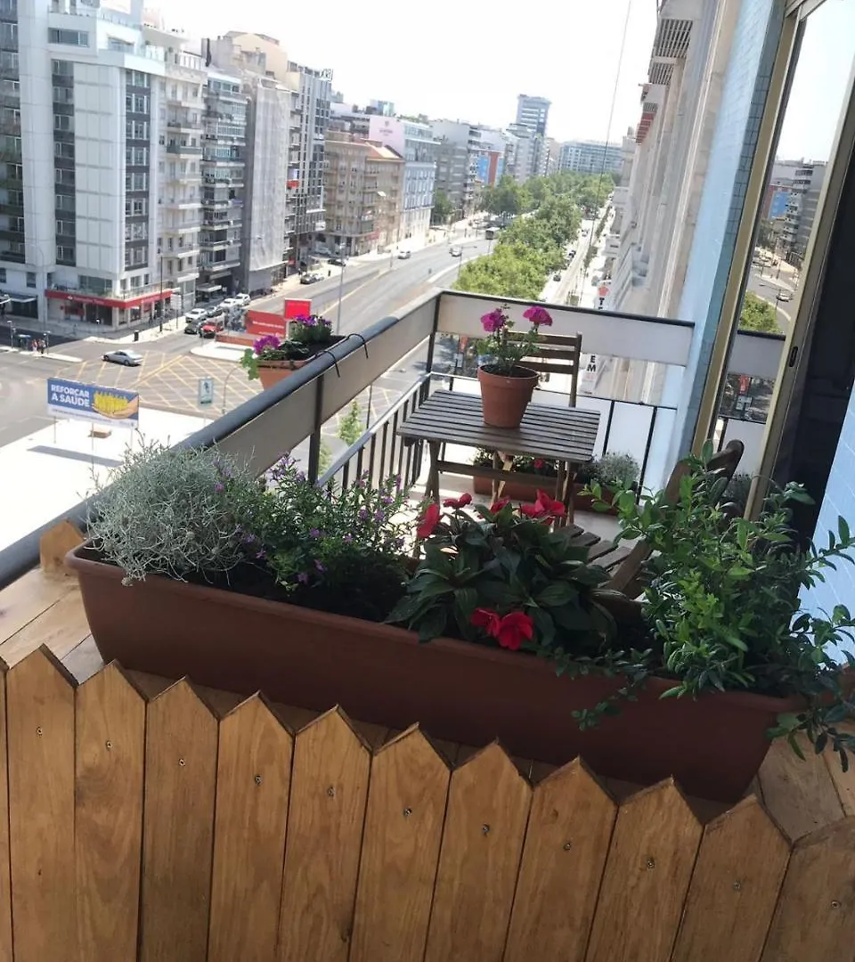 Republica83-Campo Pequeno Home Lisbon 3*,