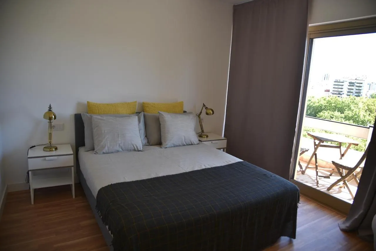 Guest house Republica83-Campo Pequeno Home Lisbon